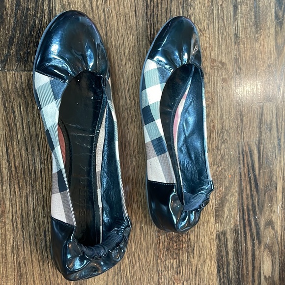 Authentic Burberry leather ballet flats size 38 - Picture 2 of 5